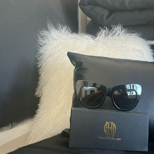 HOUSE of HARLOW 1960-Nicole Richie-Chelsea Black Cat Eye Sunglasses